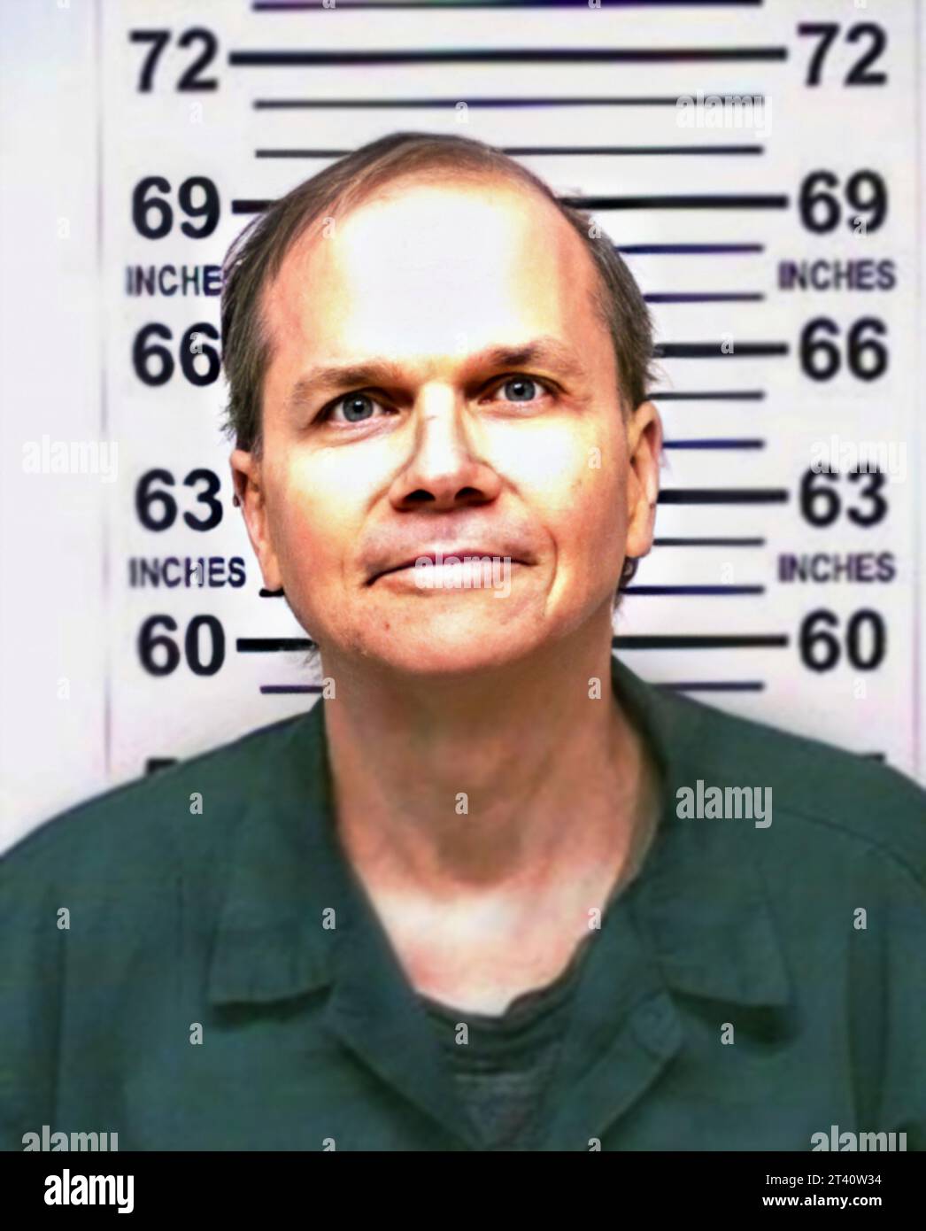 2018 , Attica , New York , USA: Der amerikanische Mörder DAVID MARK CHAPMAN (* 10. Mai 1955 in Attica ) in der Attica Correctional Facility . Der kiler of Ex-Beatles Sänger und Komponist JOHN LENNON ( 1940–1980 ), der am 8. dezember 1980 einen Verzicht auf einen Verzicht auf einen Verzicht gab. Unbekannter Fotograf des Gefängnisses. - Porträt - Porträt - Polizeifoto - FAHNENFOTO - Mörder - VERBRECHEN - MÖRDER - CRONACA NERA - MUSIK - MUSICA - PRIGIONE - GEFÄNGNIS - GBB Archiv Stockfoto