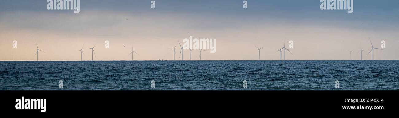 Offshore-Windenergie oder Offshore-Windenergie auf See in den Haag, den Haag, Niederlande Stockfoto