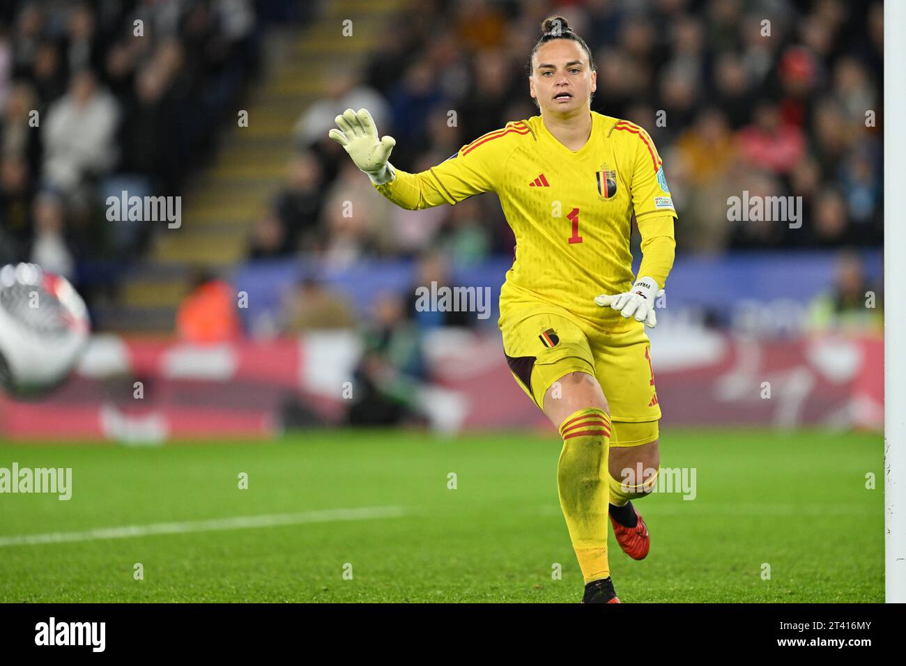 Leicester, Großbritannien. Oktober 2023. Belgischer Torhüter Nicky Evrard zeigte am Freitag, den 27. Oktober 2023 in Leicester, Großbritannien, ein Fußballspiel zwischen England und Belgiens Nationalmannschaft The Red Flames, Spiel 3/6 in der Gruppe A1 der UEFA Women's Nations League 2023-2024. BELGA FOTO DAVID CATRY Credit: Belga News Agency/Alamy Live News Stockfoto