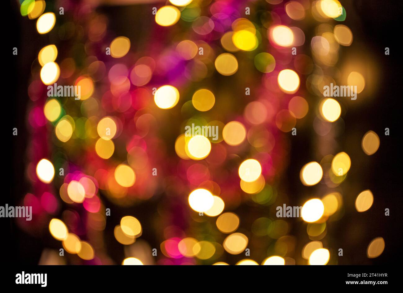 Abstrakt festlich eleganter Hintergrund mit verschwommenem Bokeh Lichter und Sterne Textur Stockfoto