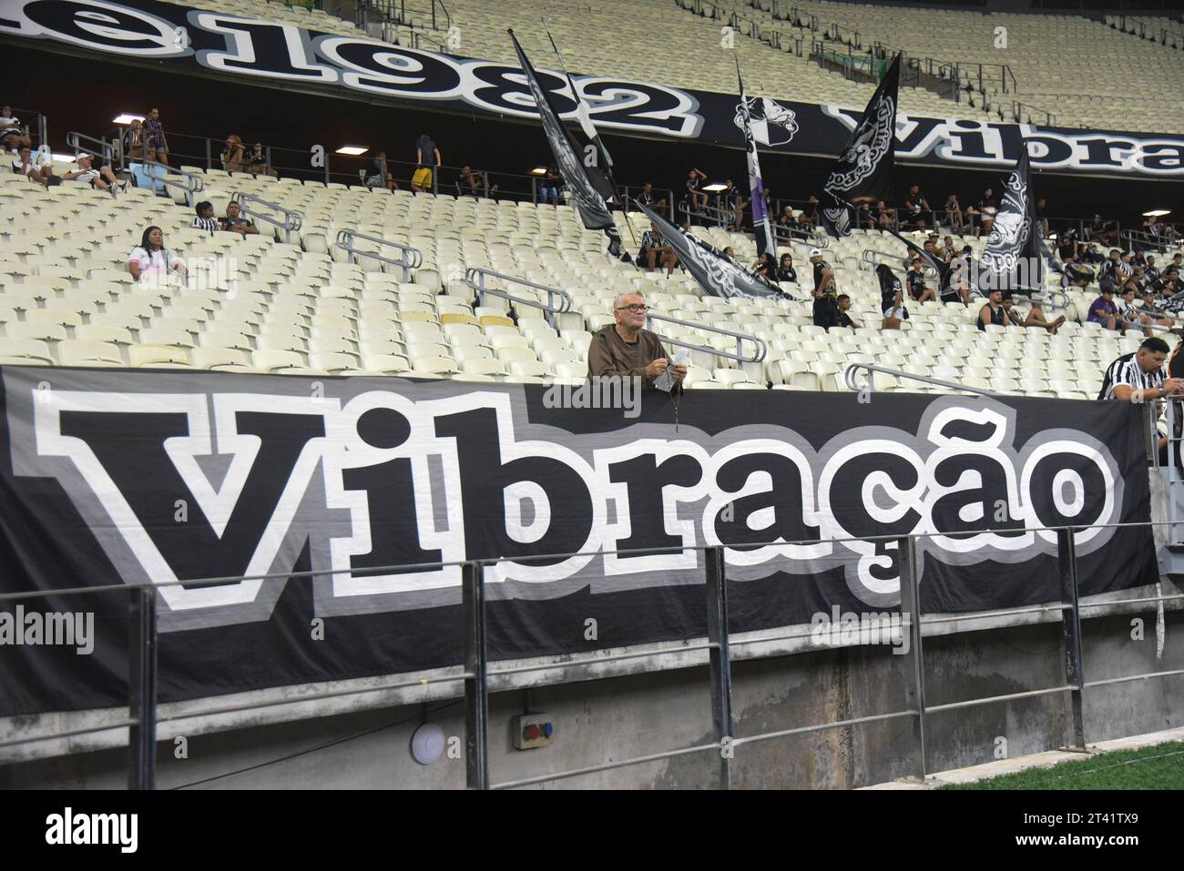27. Oktober 2023: Ceara-Fans während des Campeonato Brasileiro-Fußballspiels zwischen Ceara und Sport in der Arena Castelao, Fortaleza, Brasilien. (Foto: © Caior Rocha/Sport Press Foto via Credit: Zuma Press/Alamy Live News Stockfoto