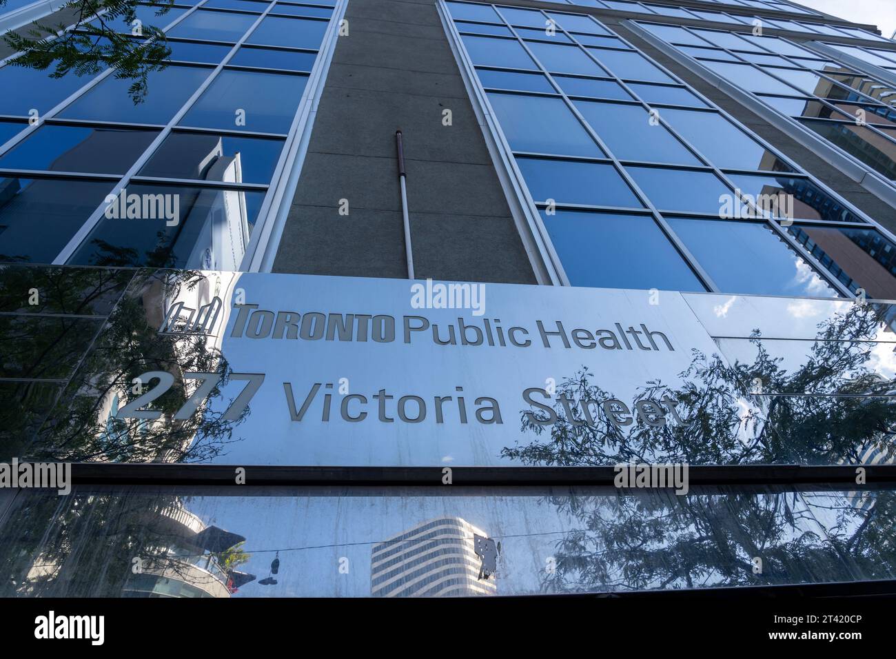 Toronto Public Health (TPH) Gebäude an der Victoria Street 277 in Toronto, Ontario, Kanada Stockfoto