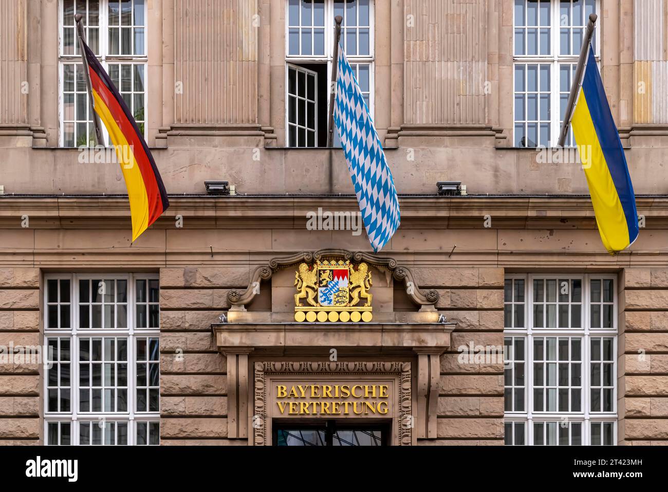 Bayerische Vertretung des Freistaates Bayern beim Bund in der Behrenstraße, Landesflaggen, Berlin Stockfoto