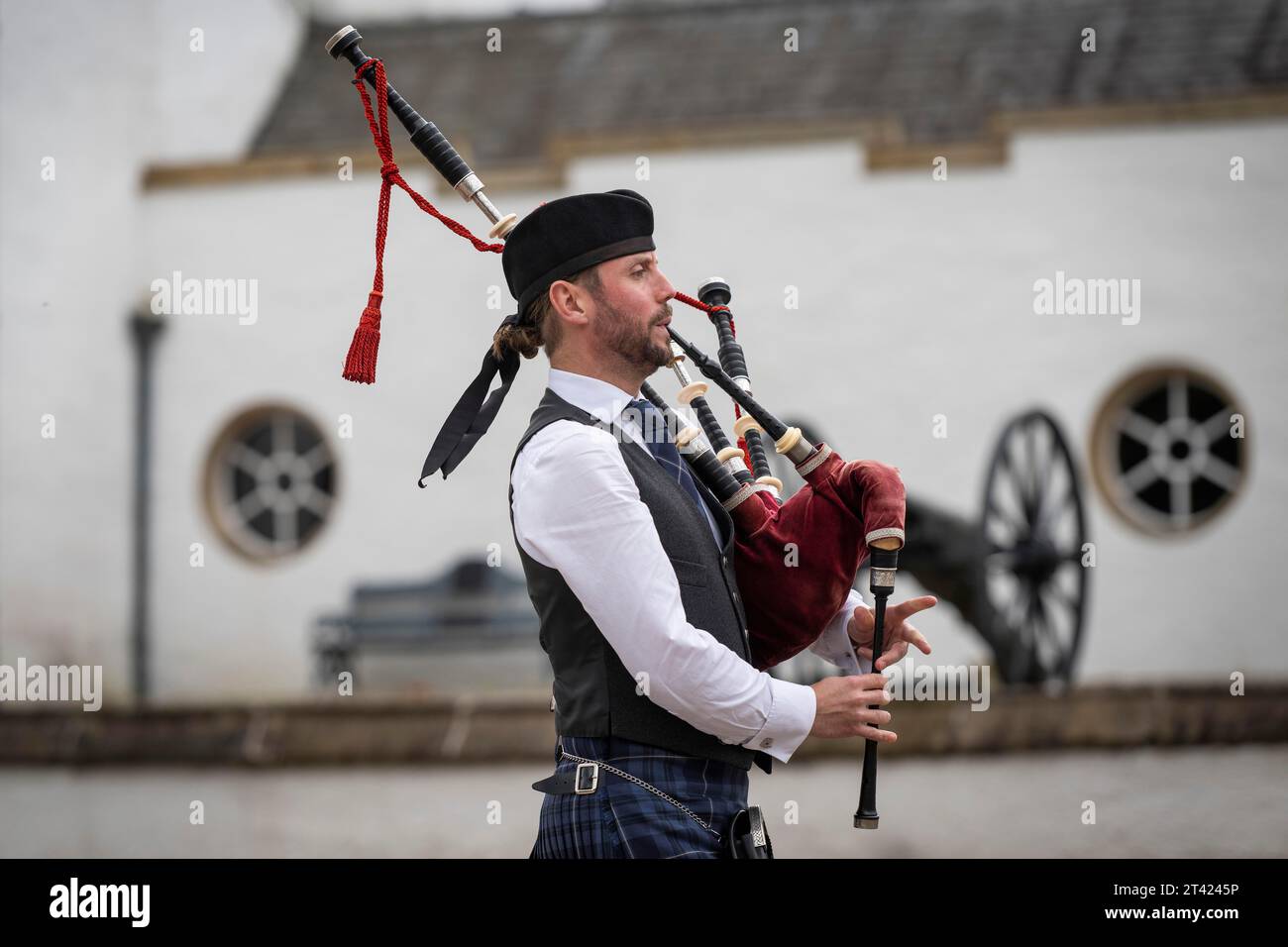 Piper, Bagpiper, Dudelsack, Blair Castle, Blair Atholl, Perth und Kinross, Schottland, Großbritannien Stockfoto