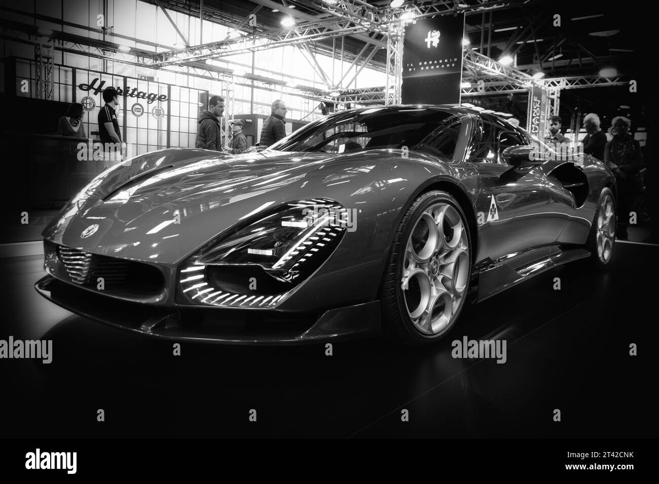 bologna, ITALIEN - OTT. 28 - 2023: Alfa romeo 33 stradale Dreem Car in der Ausstellung Stockfoto