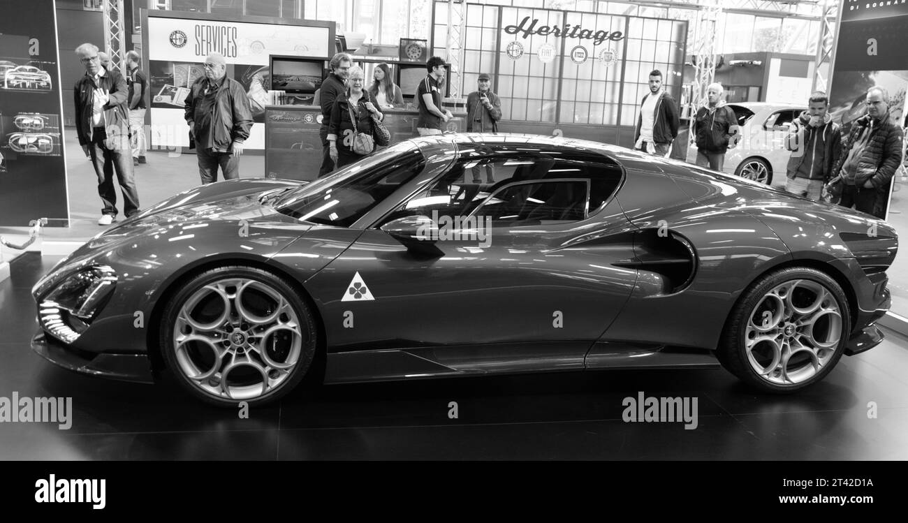 bologna, ITALIEN - OTT. 28 - 2023: Alfa romeo 33 stradale Dreem Car in der Ausstellung Stockfoto