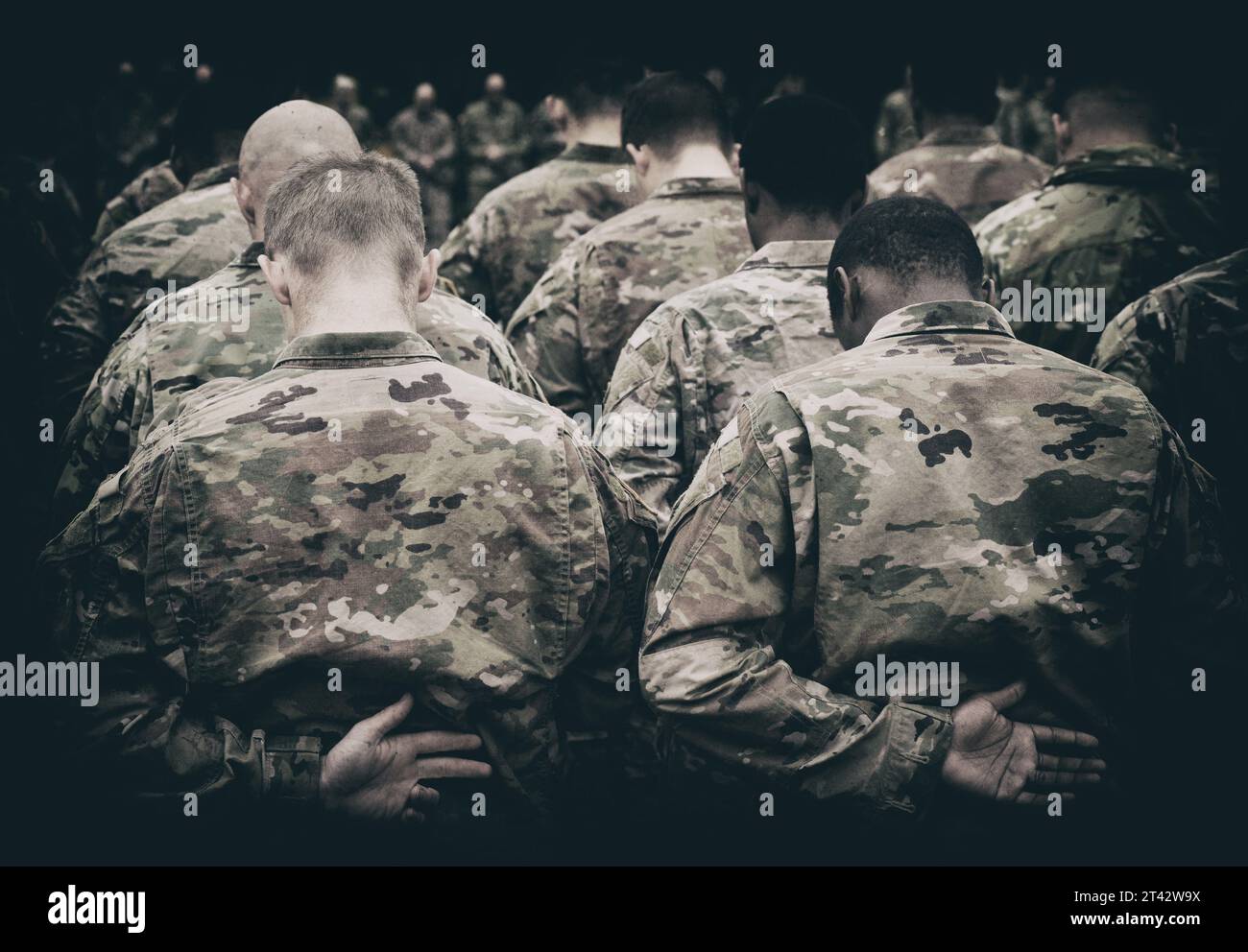 Veterans Day. US-Armee. US-Soldaten beten. Militär der USA. Gedenktag. Stockfoto