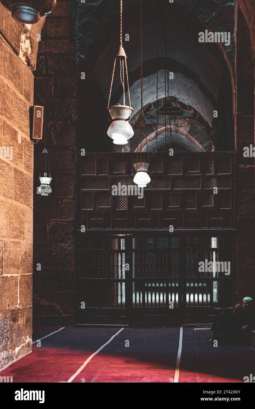 Eine ruhige Ecke in Sultan Hasans Moschee-Madrasa Stockfoto