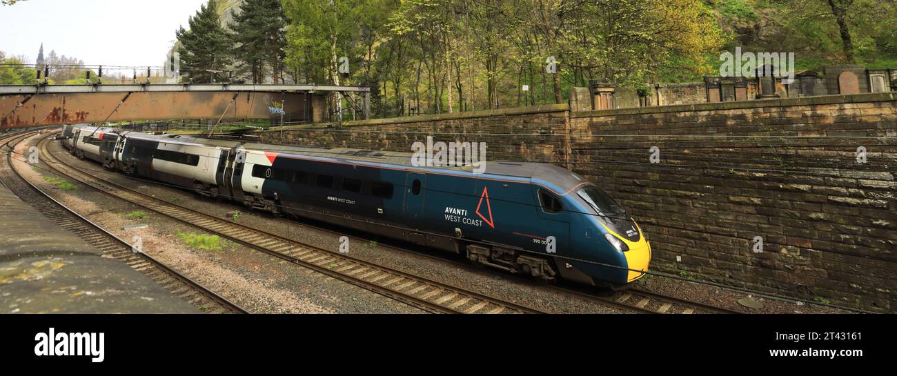 Avanti West Coast Zug 390009, Abfahrt Edinburgh Waverley Station; Edinburgh City, Schottland, Großbritannien Stockfoto