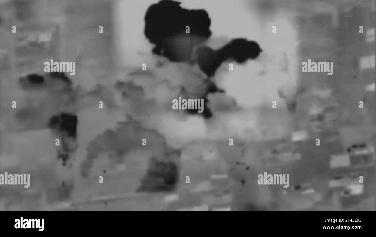 Jerusalem. Oktober 2023. Dieser Screenshot aus einem Video der Israel Defense Forces (IDF) zeigt israelische Streitkräfte, die am 27. Oktober 2023 Bodenoperationen im Gazastreifen durchführen. Die israelischen Verteidigungskräfte (IDF) haben am Freitagabend die Bodenoperationen in Gaza ausgeweitet, in Fortsetzung der in den letzten Tagen durchgeführten Offensive, sagte IDF-Sprecher Daniel Hagari. Quelle: Xinhua/Alamy Live News Stockfoto