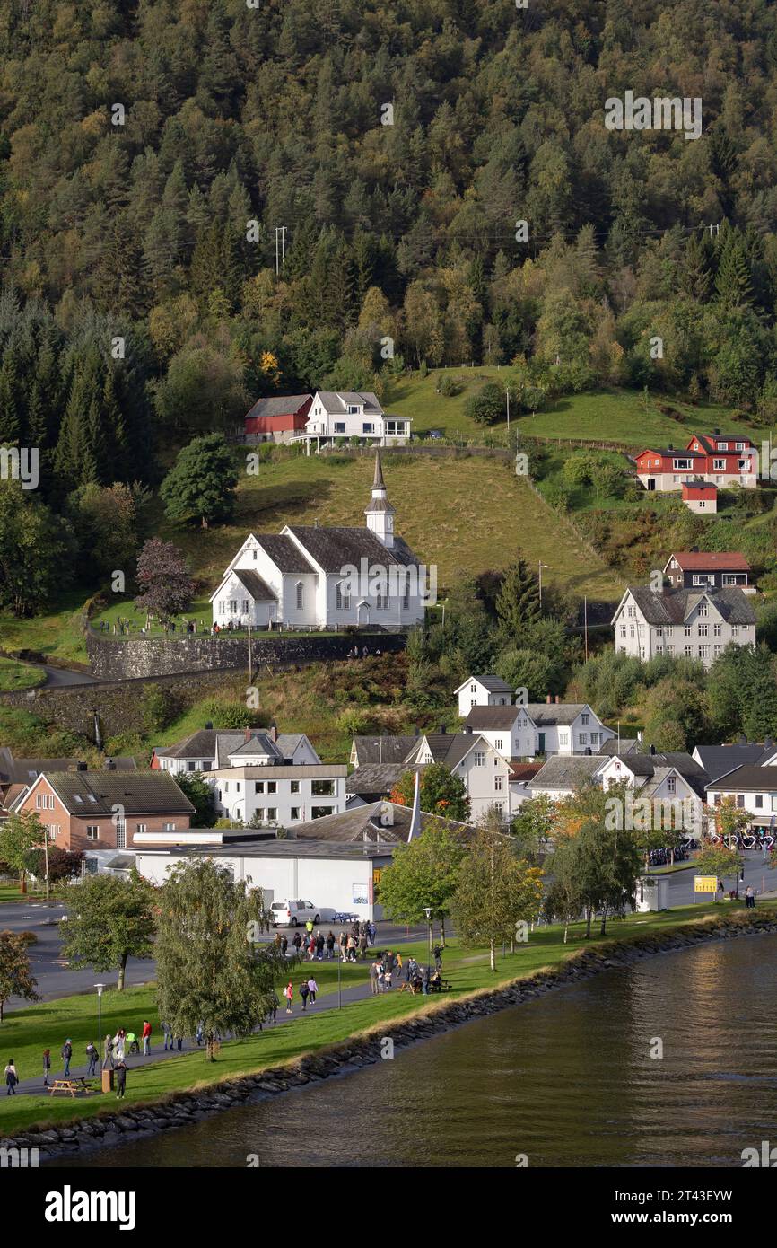 Malerischer Blick auf die Sunnylven Kirche in Hellesylt, norwegen Stockfoto