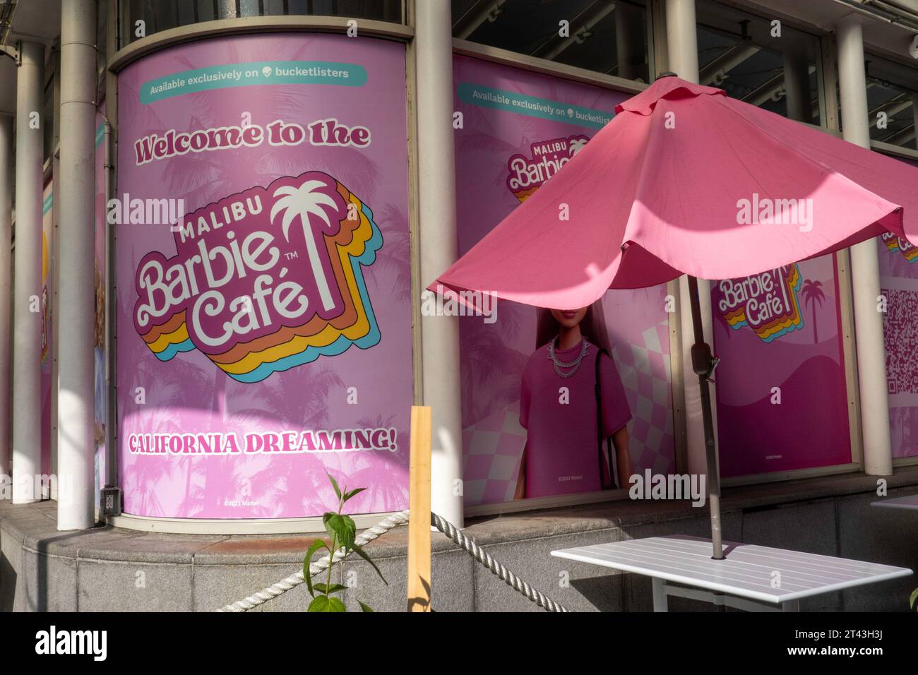 Das Malibu Barbie Café war ein Pop-up-Restaurant, um den Film Barbie, Sommer 2023, New York City, USA, zu bewerben Stockfoto