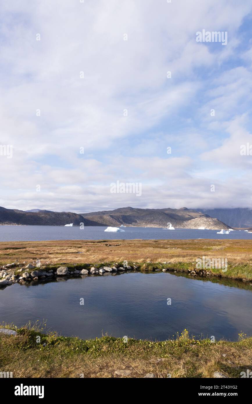 Grönland Thermalbad oder heiße Quellen, die aus geothermischer Energie gewonnen werden; Uunartoq Island, Südgrönland, Europa. Grönländische Landschaft Stockfoto
