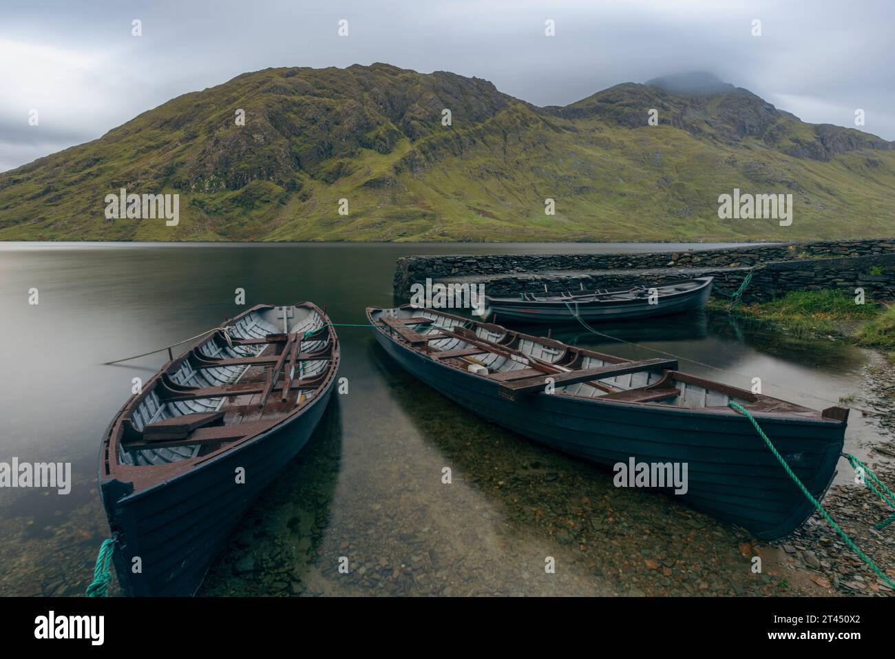 Doo Lough ist ein See im Connemara-Nationalpark im County Galway, Irland. Er ist einer der vielen Seen der Twelve Bens. Stockfoto