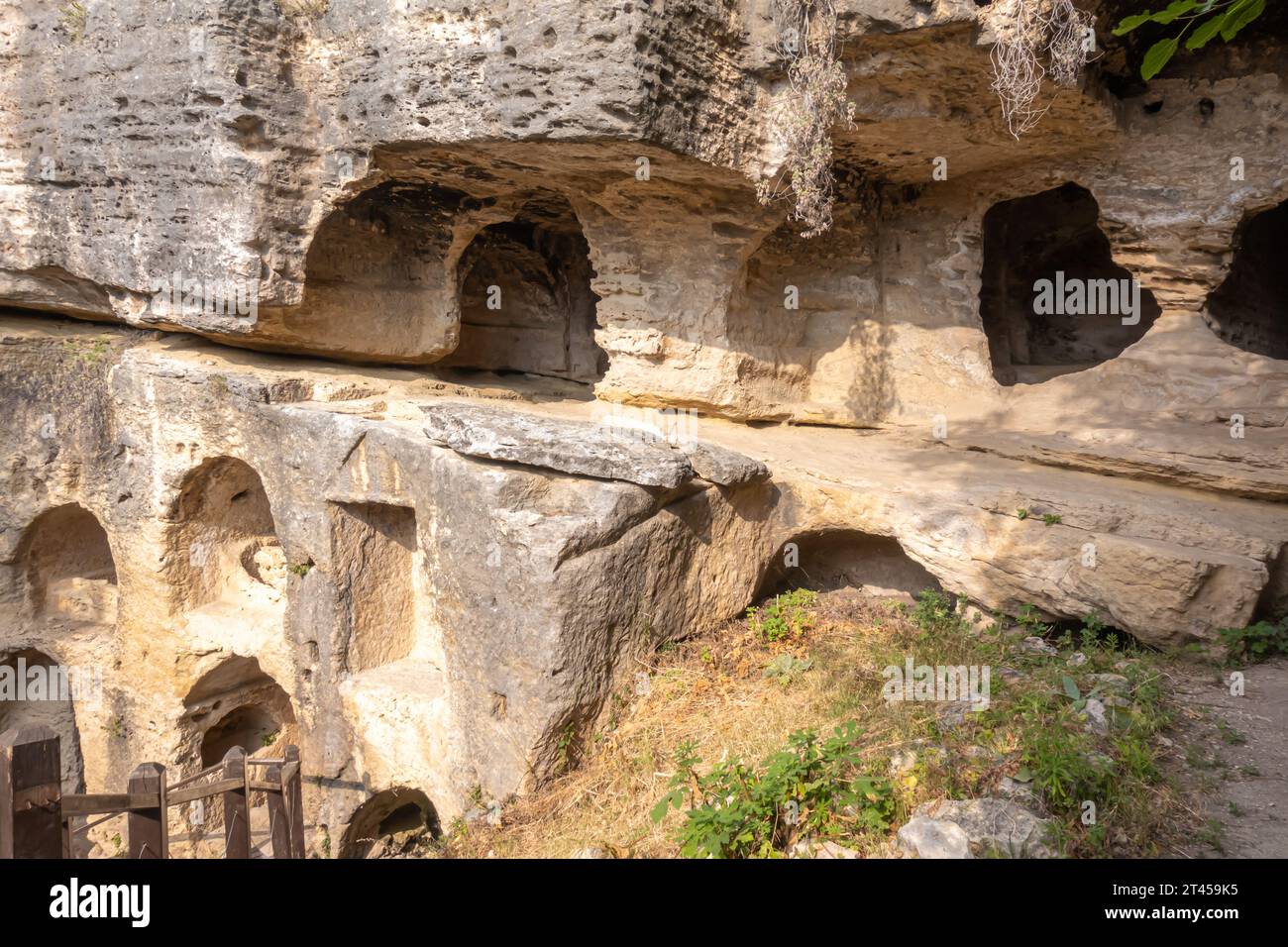 Besikli Höhle, Cradle Cave, Wahrzeichen in Hatay, Türkei. Erbaut im 1. Jahrhundert v. Chr., schützte das antike römische Höhlennetz vor Überschwemmungen Stockfoto