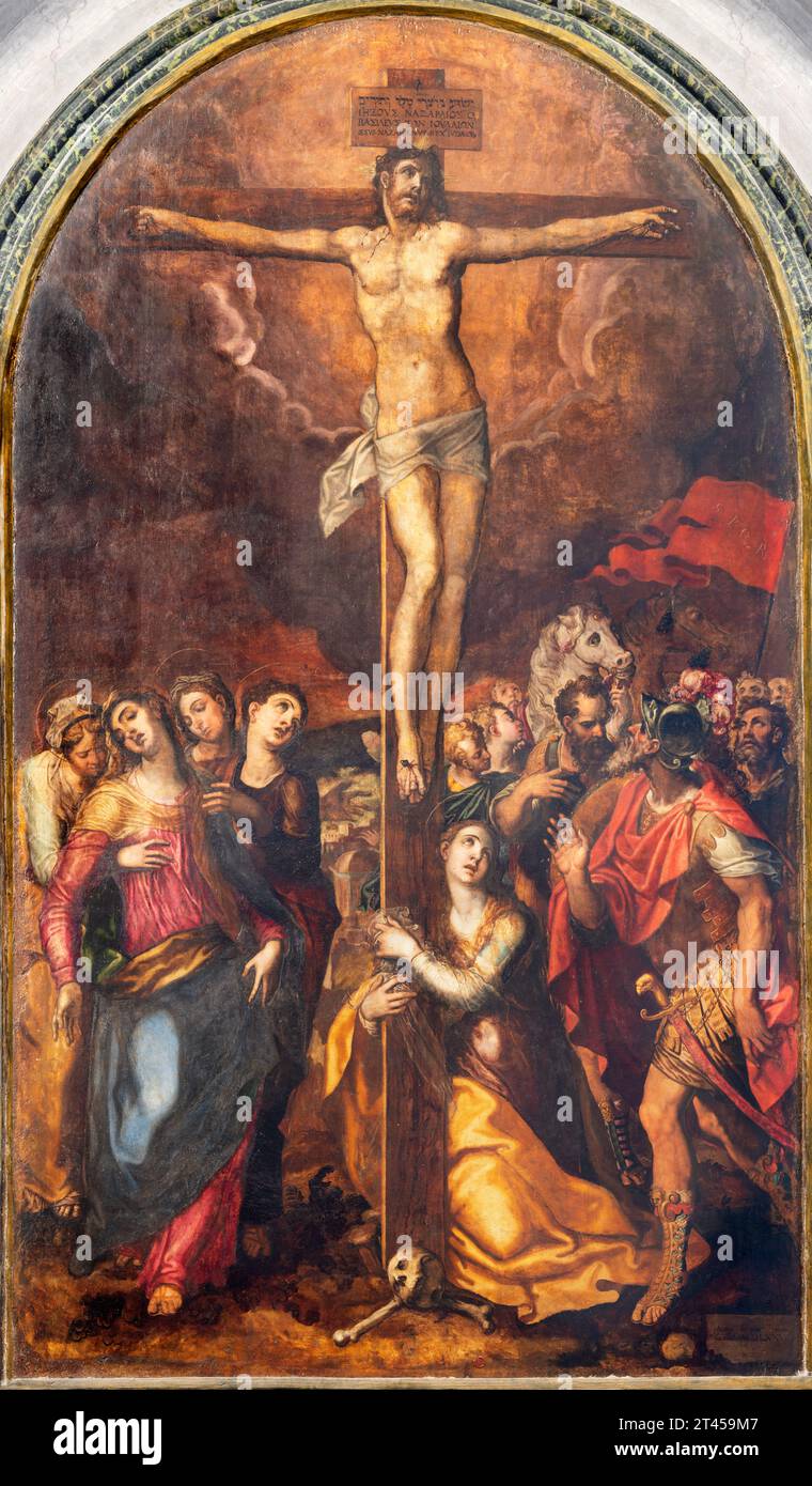 NEAPEL, ITALIEN - 23. APRIL 2023: Gemälde der Kreuzigung in der Kirche Chiesa di San Giovanni a Carbonara von Marco Pino (1577). Stockfoto