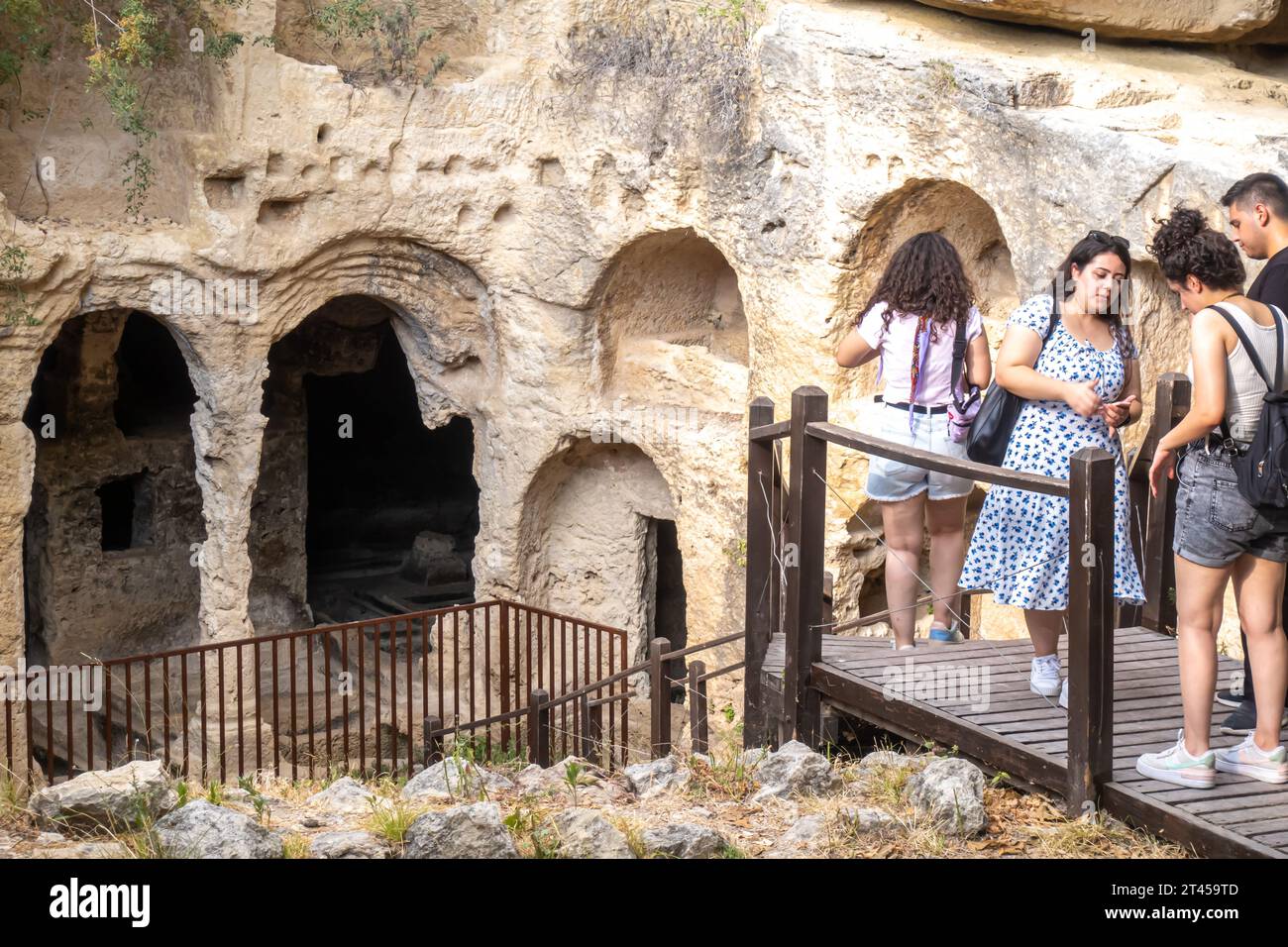 Besikli Höhle, Cradle Cave, Wahrzeichen in Hatay, Türkei. Erbaut im 1. Jahrhundert v. Chr., schützte das antike römische Höhlennetz vor Überschwemmungen Stockfoto