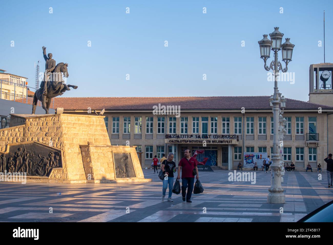 Atatürk Statue in Gaziantep Türkei. Cumhuriyet Meydanı (Platz der Republik). Stockfoto
