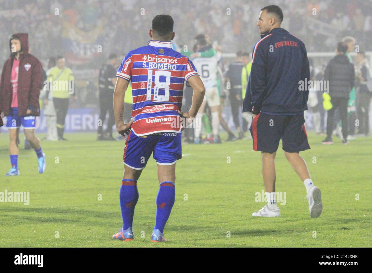 Maldonado, Uruguay. Oktober 2023. Silvio Romero von Fortaleza beklagt sich nach dem Spiel zwischen Fortaleza und LDU Quito für das Finale Copa Sudamericana 2023 im Domingo Burgueno Stadium in Maldonado, Uruguay am 28. Oktober. Foto: Pool Pelaez Burga/DiaEsportivo/DiaEsportivo/Alamy Live News Credit: DiaEsportivo/Alamy Live News Stockfoto