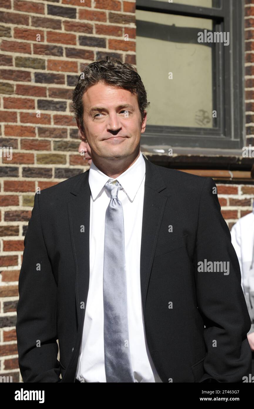 NEW YORK – 16. APRIL: Schauspieler Matthew Perry besucht die Late Show mit David Letterman am 16. April 2009 im Ed Sullivan Theater in New York City People: Matthew Perry Stockfoto