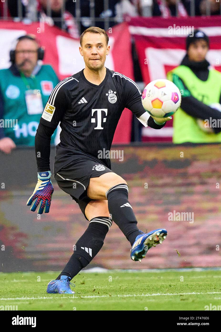 Manuel NEUER, Torhüter FCB 1 im Spiel FC BAYERN MÜNCHEN - SV DARMSTADT 98 8-0 am 8. Oktober 2023 in München. Saison 2023/2024, 1.Bundesliga, FCB, München, Spieltag 9, 9.Spieltag © Peter Schatz / Alamy Live News - DFL-VORSCHRIFTEN VERBIETEN DIE VERWENDUNG VON FOTOGRAFIEN als BILDSEQUENZEN und/oder QUASI-VIDEO - Stockfoto