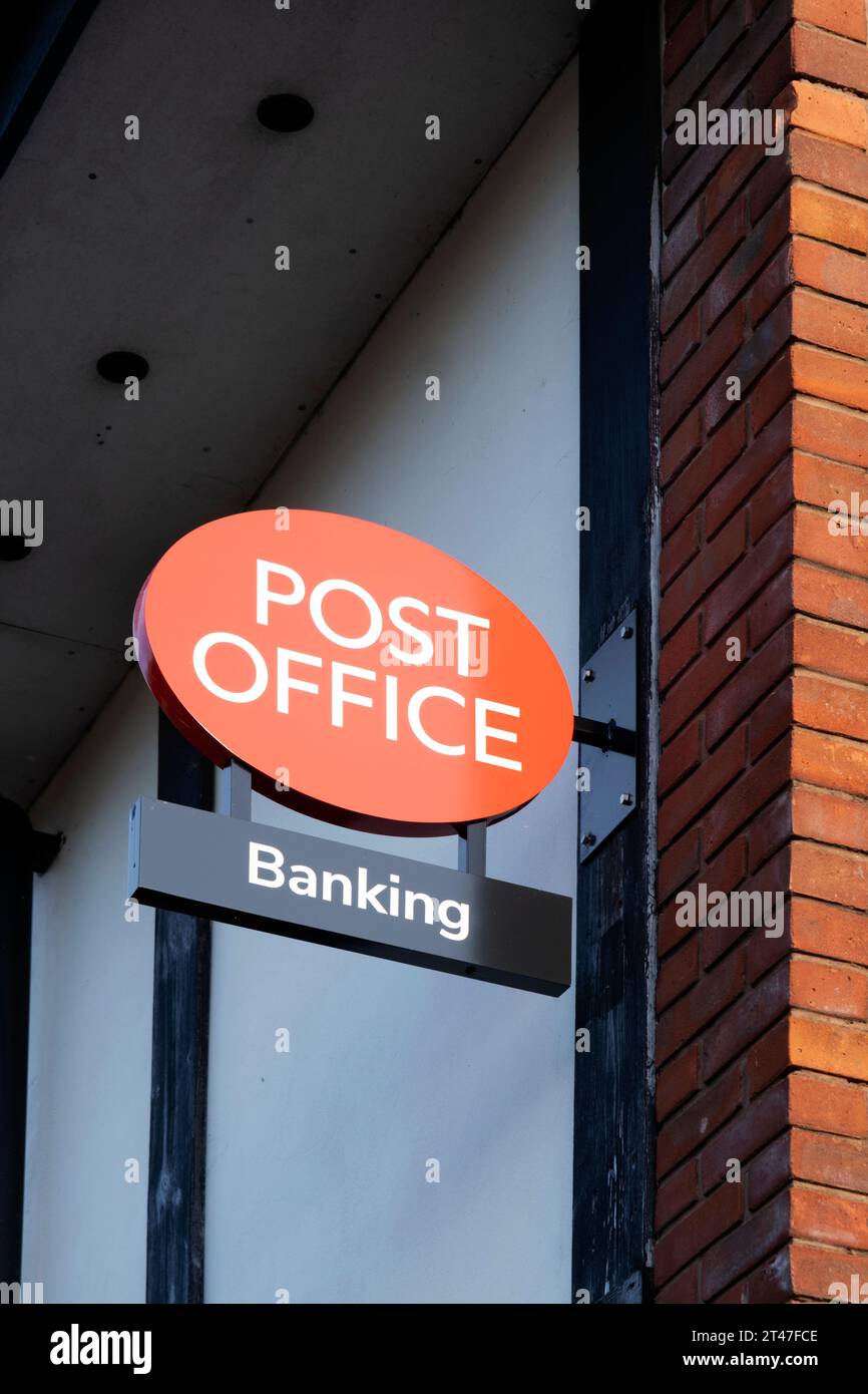 Postamt-Bankschild an der Außenwand UK Stockfoto