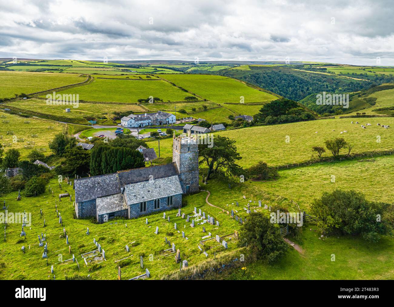 Die Pfarrei Saint John der Evangelist Countisbury from a Drone, Countisbury, Lynton, Devon, England, Europa Stockfoto