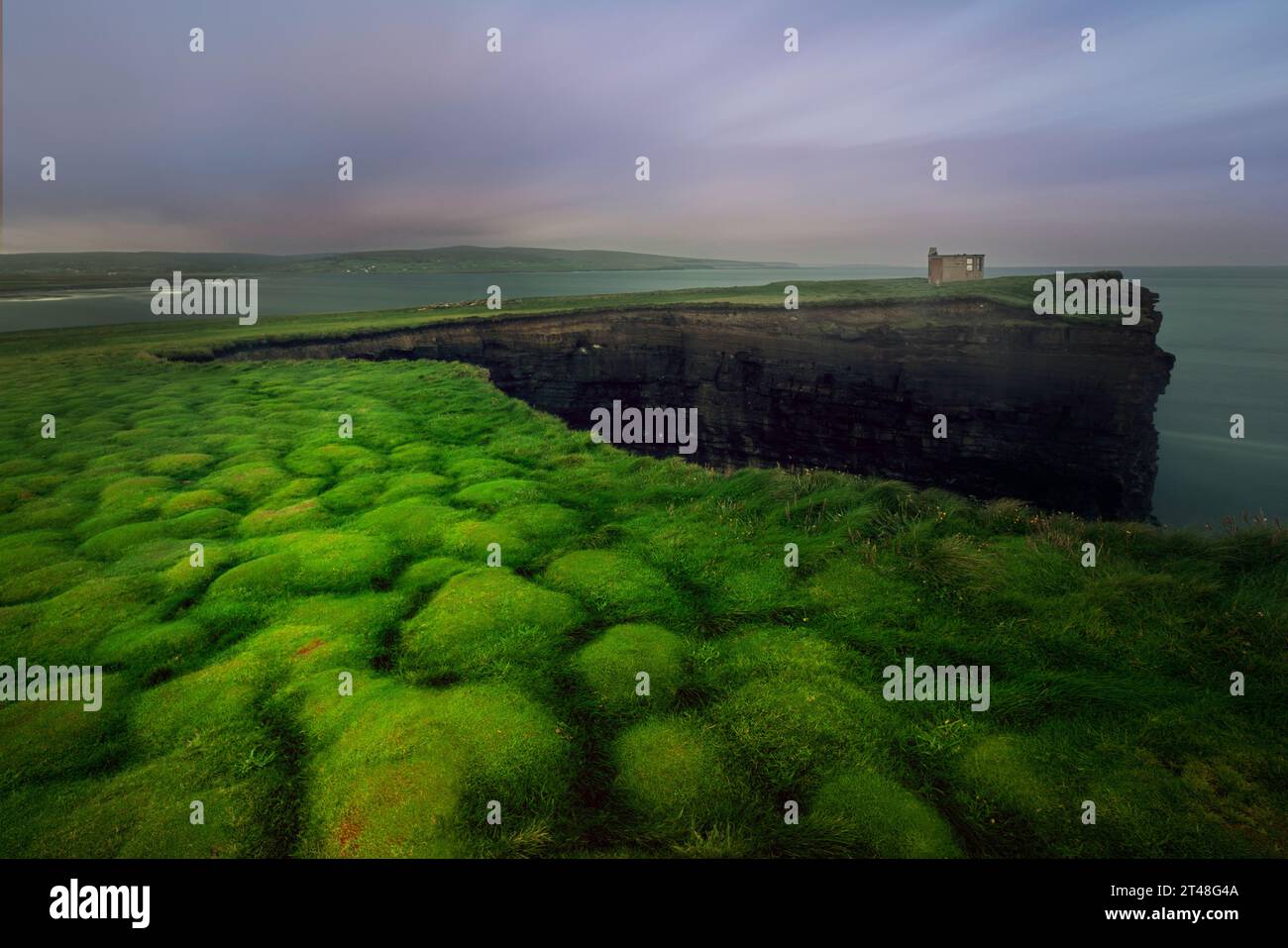 Downpatrick Head ist eine Klippe am Wild Atlantic Way im County Mayo, Irland. Stockfoto