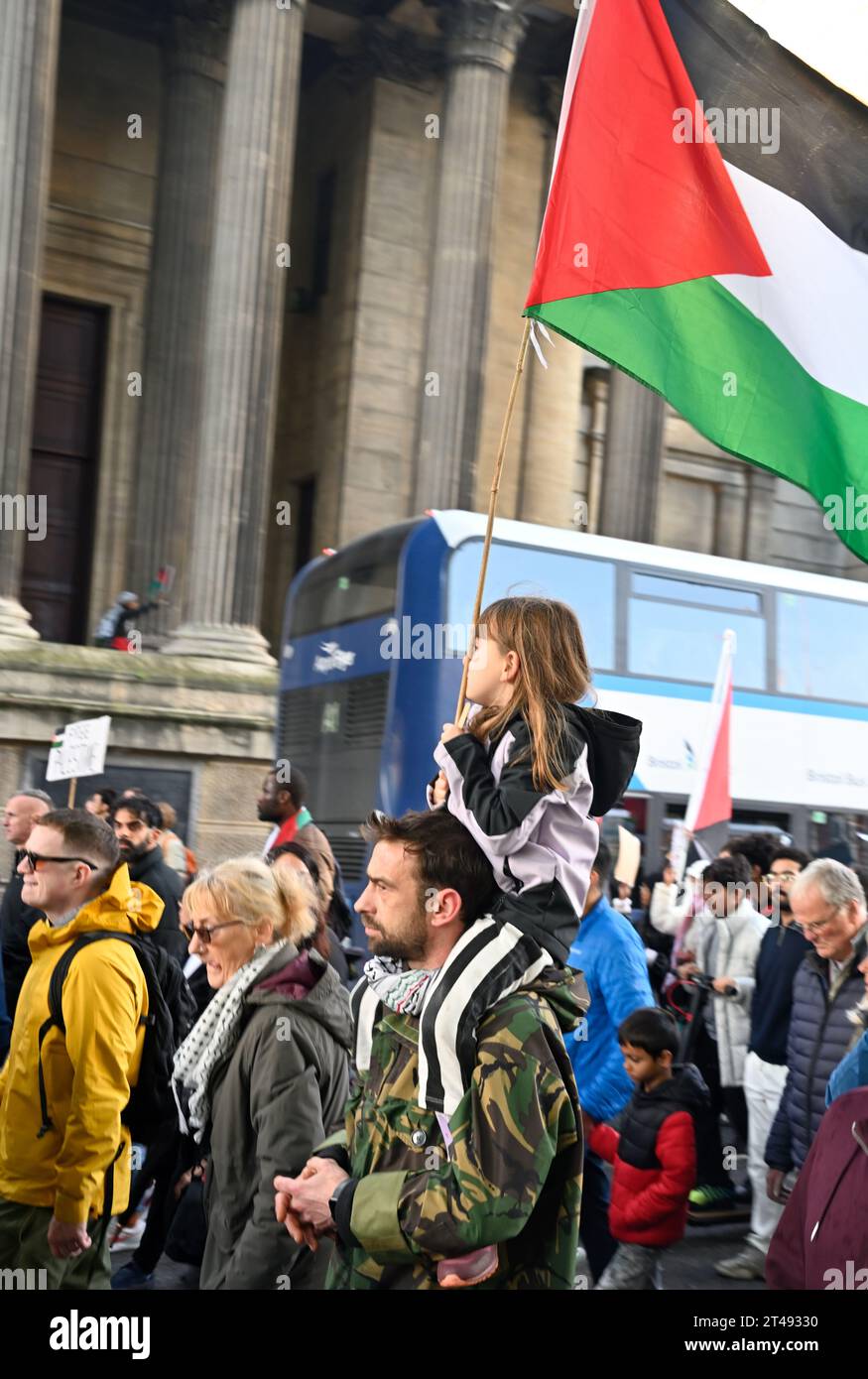 Pro-palästinensische protestmarsch und Kundgebung in Bristol, Großbritannien, 29. August 2023. Tausende von Menschen marschieren in Solidarität mit Palästina und der anti-israelischen Besatzung Stockfoto
