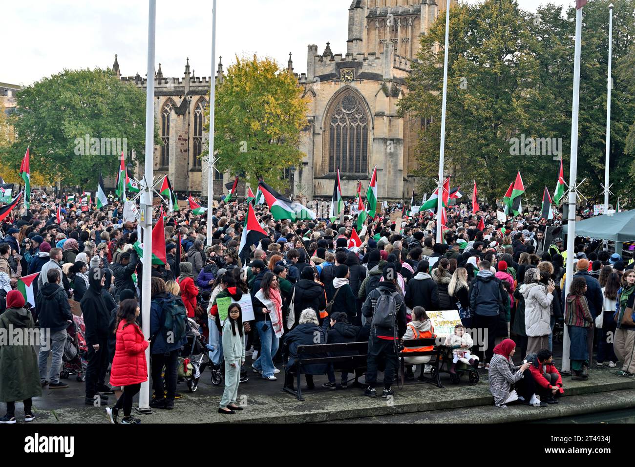 Pro-palästinensische protestmarsch und Kundgebung in Bristol, Großbritannien, 29. August 2023. Tausende von Menschen marschieren in Solidarität mit Palästina und der anti-israelischen Besatzung Stockfoto
