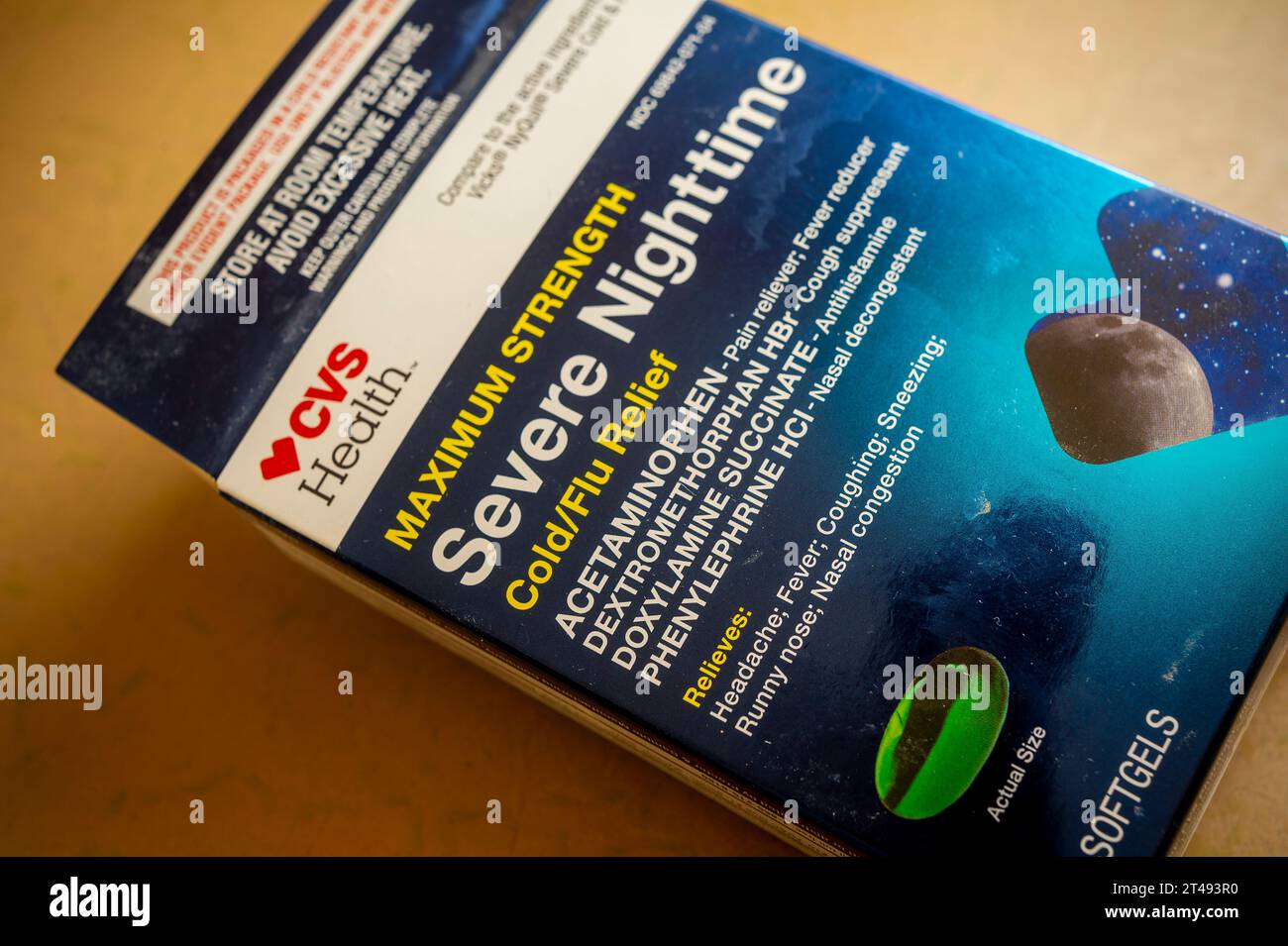 Ein Paket von CVS Health Marke schwere Nachtkälte/Grippe Linderung Pillen, die Phenylephrin neben anderen Medikamenten in New York am Freitag, 20. Oktober 2023 enthalten. CVS Health kündigte an, dass es freiverkäufliche Arzneimittel, die Phenylephrin enthalten, abholen wird, nachdem die FDA das Medikament für unwirksam erachtet hat. © Richard B. Levine) Stockfoto