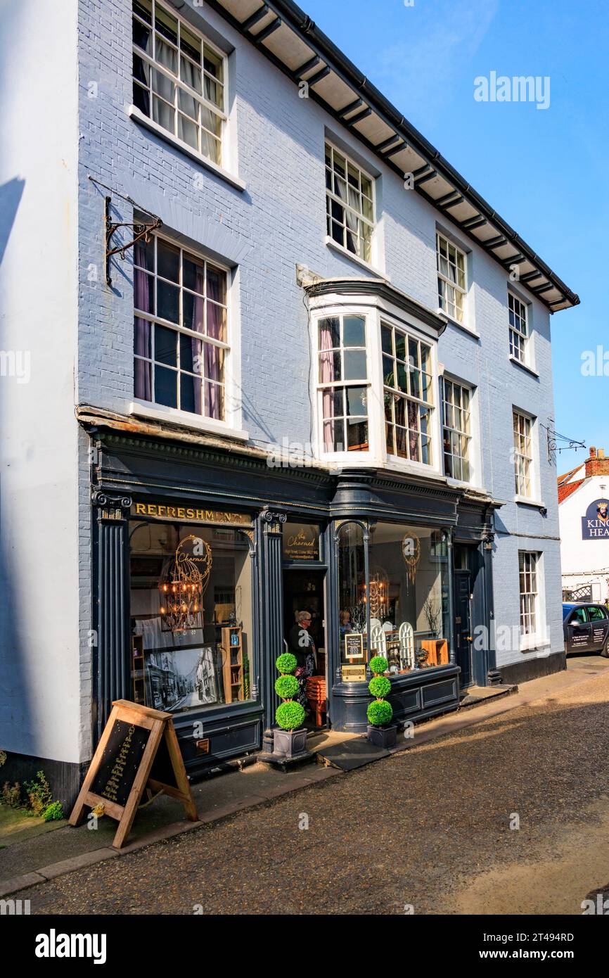 Georgianische Architektur in High Street, Cromer, Norfolk, England, Großbritannien Stockfoto