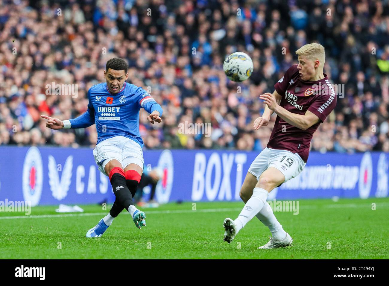 Oktober 23. Glasgow, Großbritannien. In einem schottischen Premiership-Fußballspiel spielte der Rangers FC Hearts im Heimpark der Rangers im Ibrox-Stadion in Glasgow, Schottland, Großbritannien. Quelle: Findlay/Alamy Live News Stockfoto