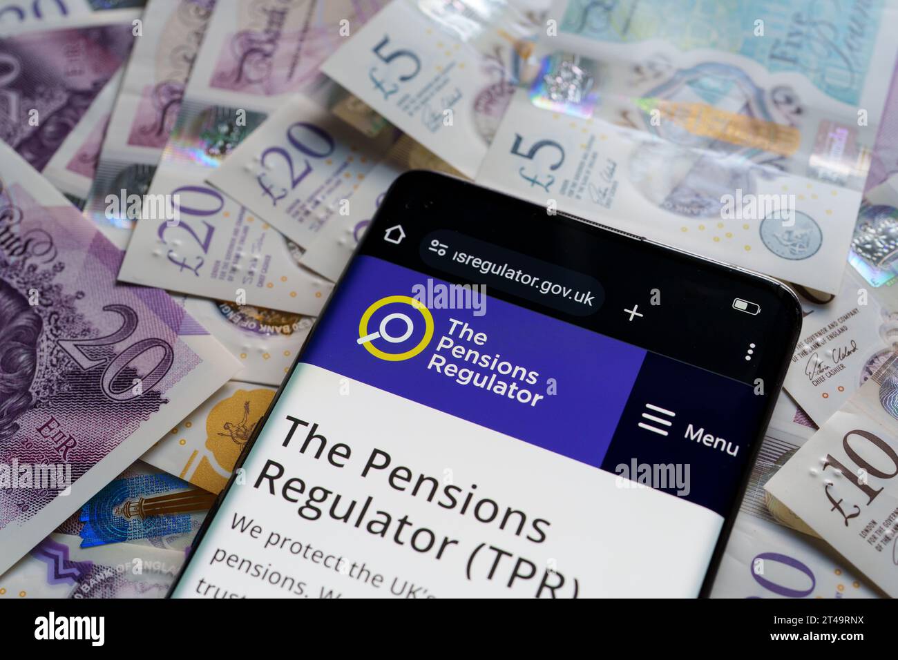 Das Logo der Pensionsregulierungsbehörde, das auf ihrer Website auf dem Smartphone zu sehen ist. TPR ist eine öffentliche Einrichtung, die die Rentensysteme im Vereinigten Königreich regelt. Stafford, Vereinigte Staaten Stockfoto