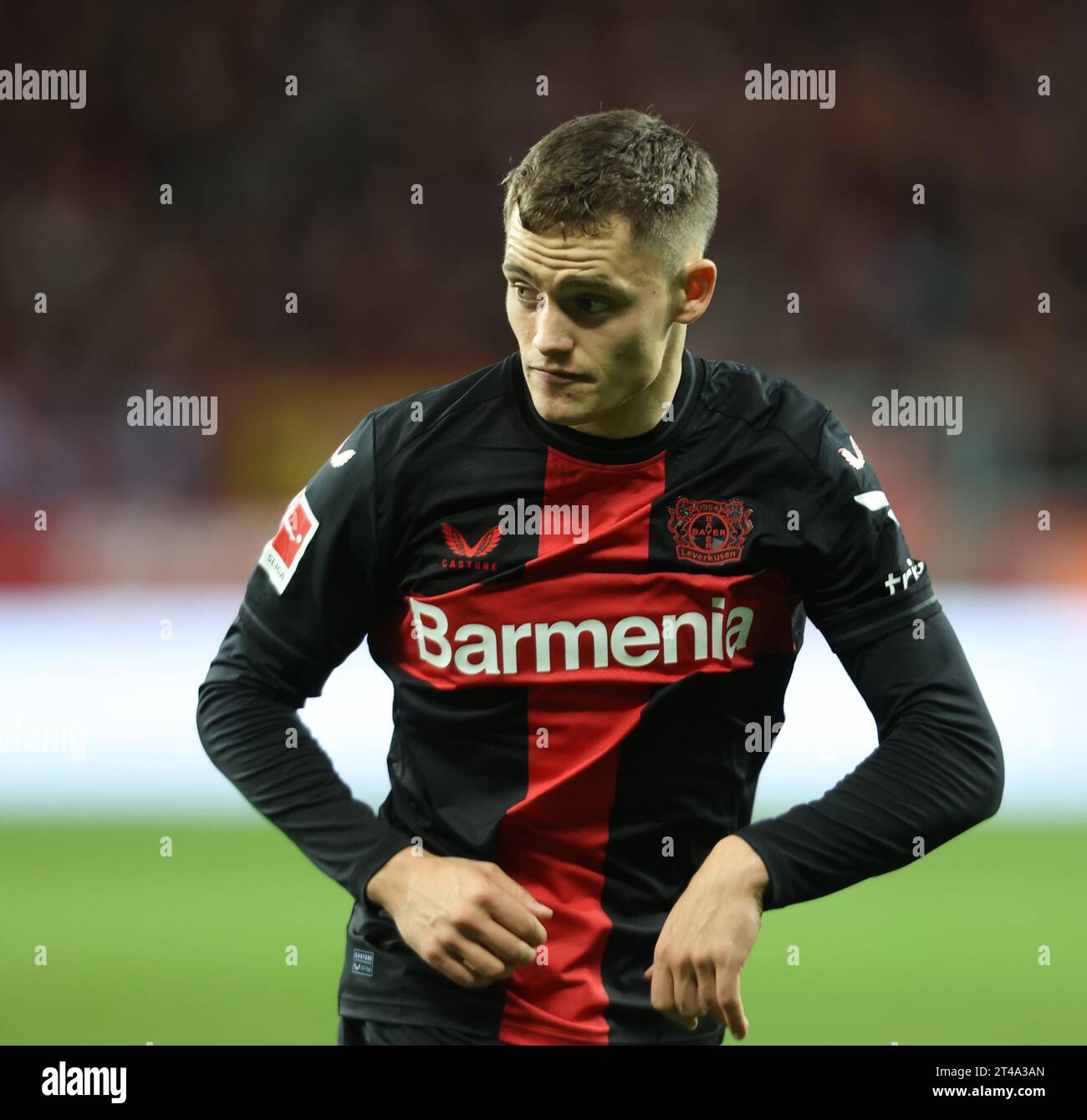 Leverkusen, Deutschland. Oktober 2023. Florian Wirtz (Bayer), Leverkusen, Deutschland, 29.10.2023, 1. Bundesliga, 9. Spieltag, Bayer 04 Leverkusen - SC Freiburg. DFL-VORSCHRIFTEN VERBIETEN DIE VERWENDUNG VON FOTOS ALS BILDSEQUENZEN UND/ODER QUASI-VIDEO. Credit: Jürgen Schwarz/Alamy Live News Stockfoto