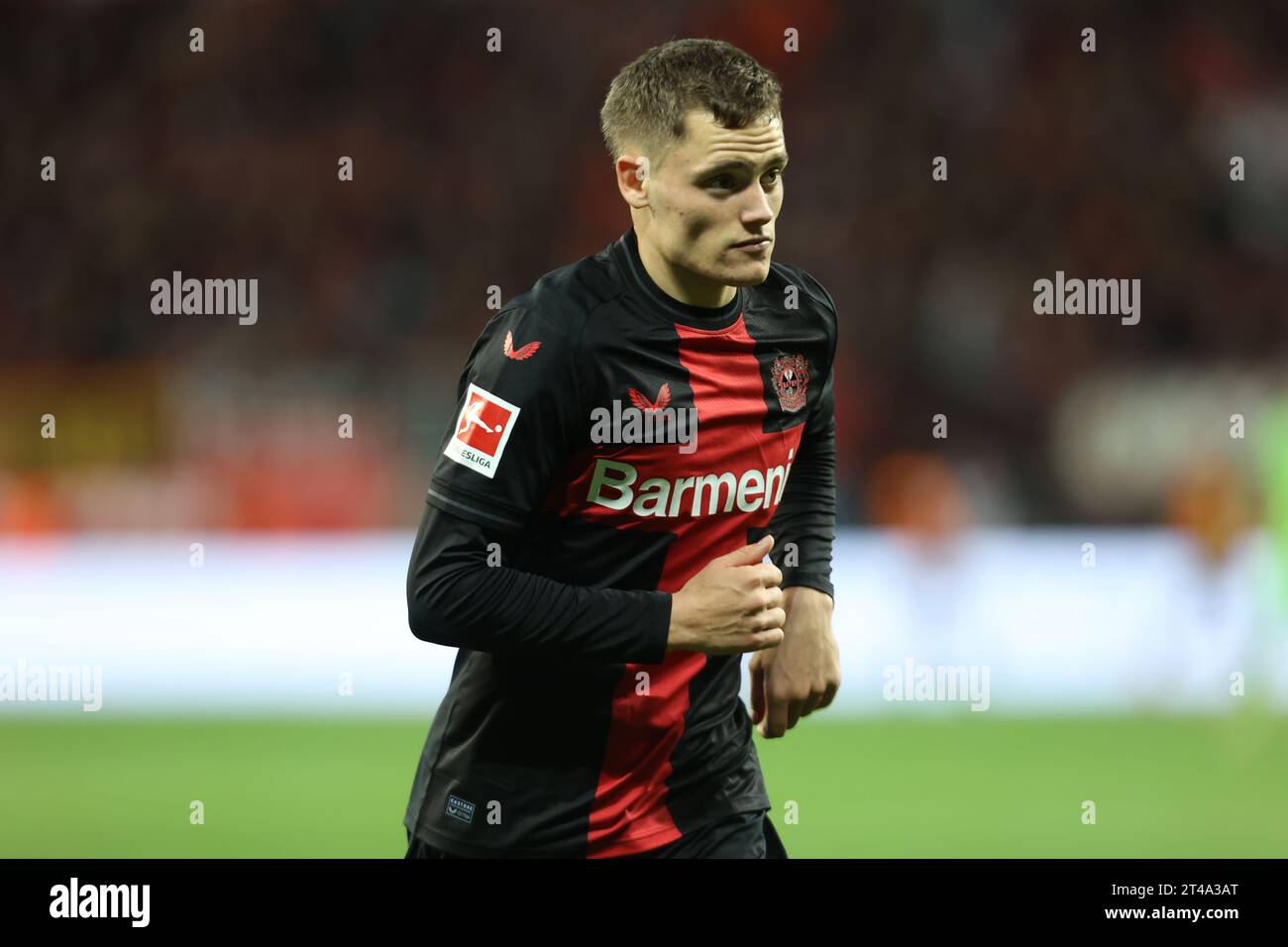 Leverkusen, Deutschland. Oktober 2023. Florian Wirtz (Bayer), Leverkusen, Deutschland, 29.10.2023, 1. Bundesliga, 9. Spieltag, Bayer 04 Leverkusen - SC Freiburg. DFL-VORSCHRIFTEN VERBIETEN DIE VERWENDUNG VON FOTOS ALS BILDSEQUENZEN UND/ODER QUASI-VIDEO. Credit: Jürgen Schwarz/Alamy Live News Stockfoto