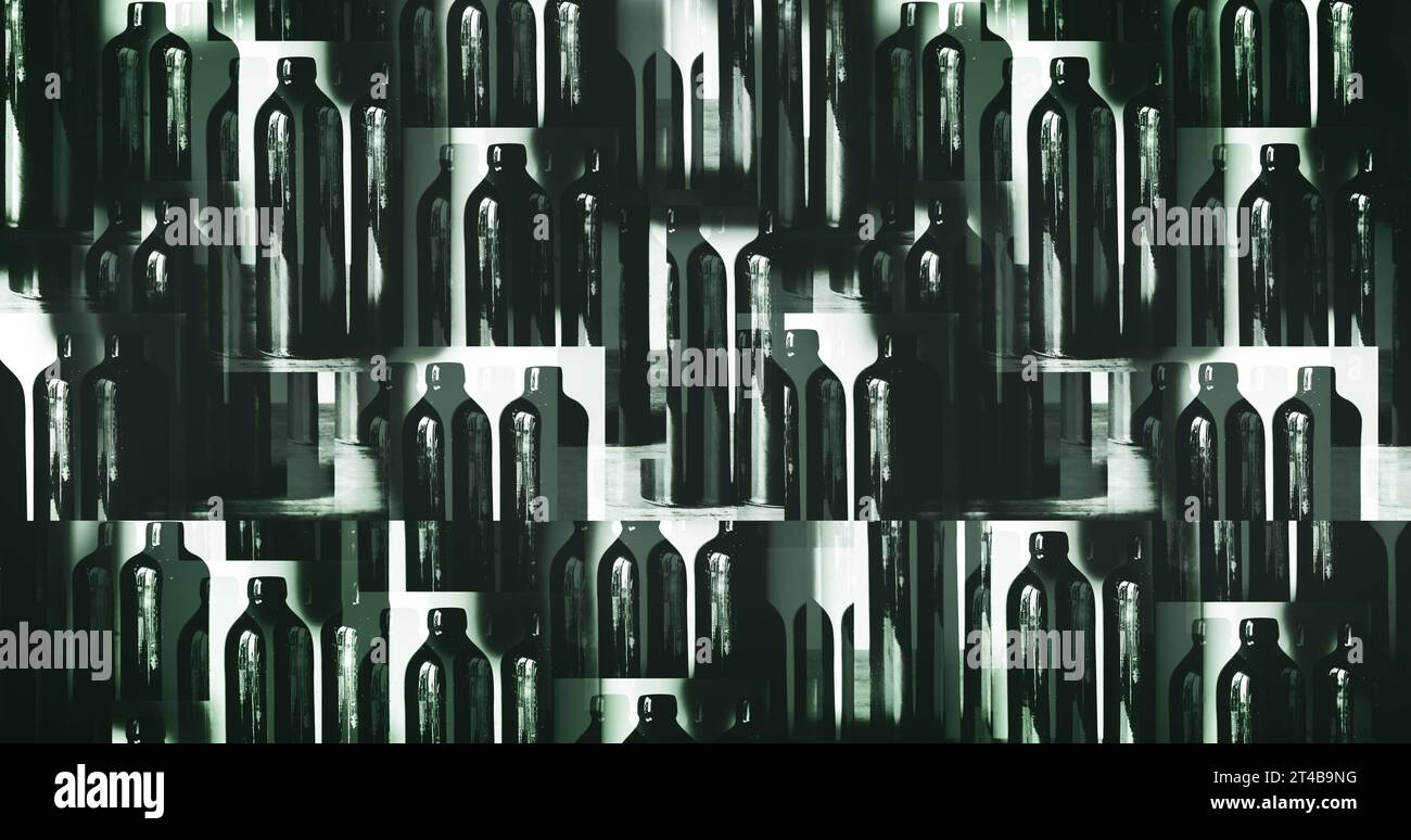 Ein nicht standardmäßiges horizontales abstraktes Bild einer alten Tonflasche. Überlappende, unscharfe Fotos. Fotobearbeitung. Künstlerische, dunkle, einzigartige Tapete Stockfoto