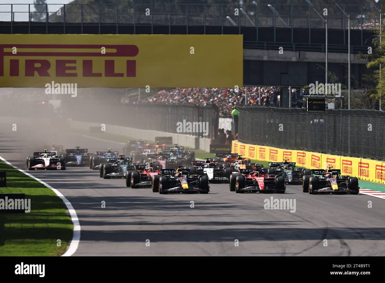 Mexiko-Stadt. Oktober 2023. Die Fahrer treten am 29. Oktober 2023 beim Finale des Grand Prix von Mexiko-Stadt 2023 auf dem Hermanos Rodriguez Circuit in Mexiko-Stadt an. Quelle: Song Haiyuan/Xinhua/Alamy Live News Stockfoto