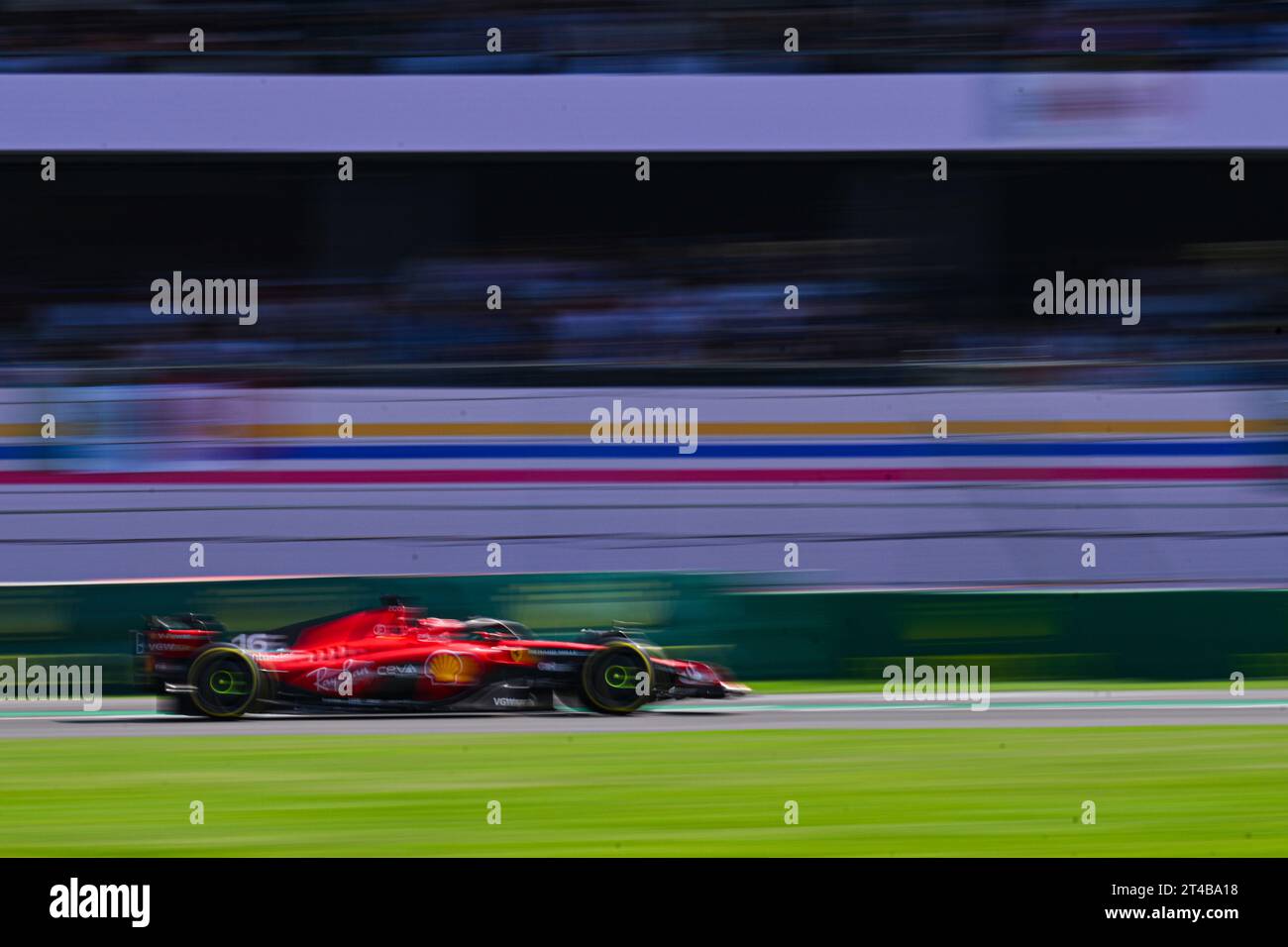 Mexiko-Stadt. Oktober 2023. Ferraris Charles Leclerc aus Monaco tritt am 29. Oktober 2023 beim Finalrennen des Grand Prix von Mexiko-Stadt 2023 auf dem Hermanos Rodriguez Circuit in Mexiko-Stadt an. Quelle: Xin Yuewei/Xinhua/Alamy Live News Stockfoto