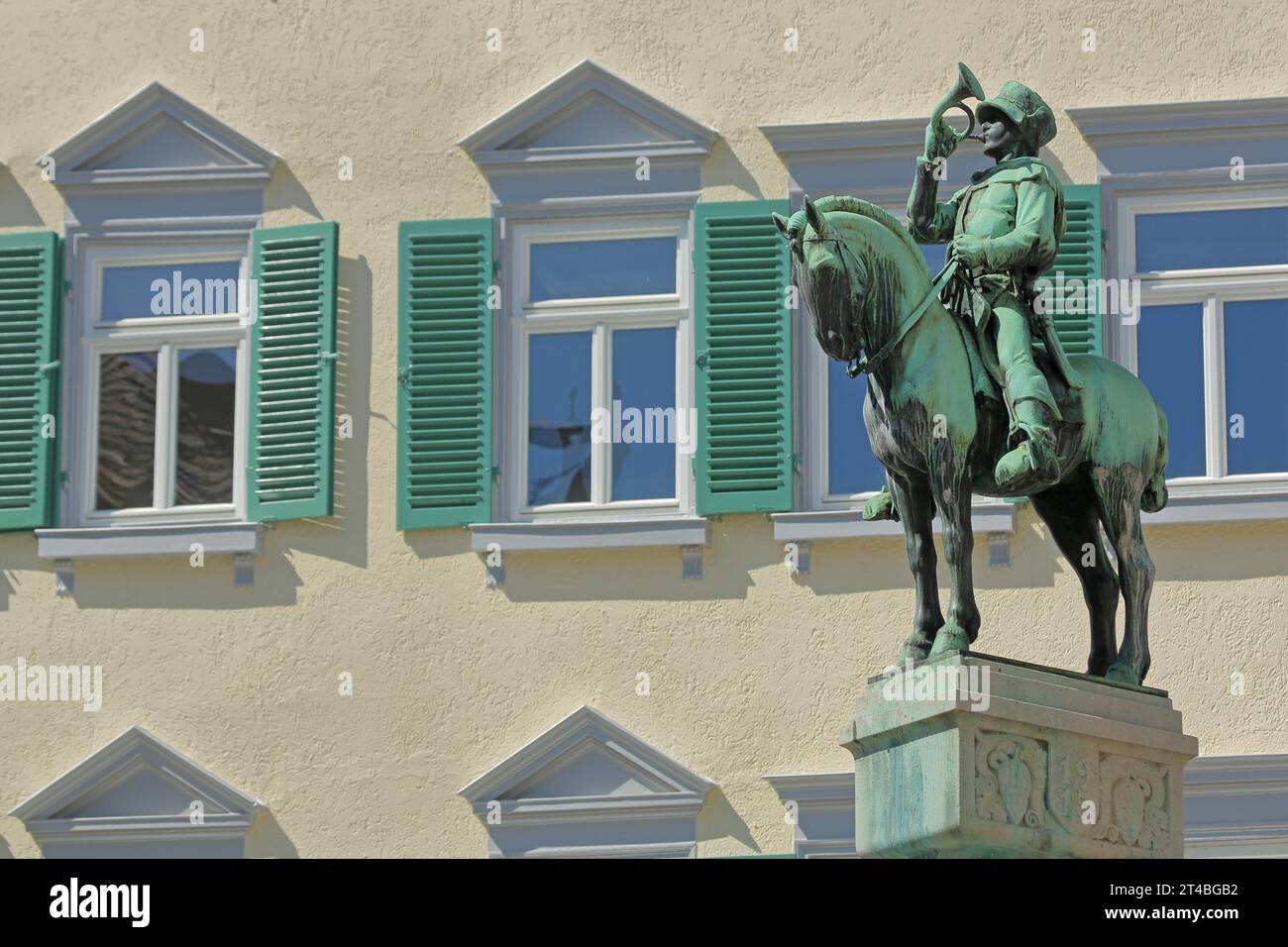 Reiterfigur mit Pfostenhorn in Uniform, Bronze, Skulptur, Signalhorn, Horn, Blechbläser, Blasinstrument, Resound, Signal, Musik machen Stockfoto