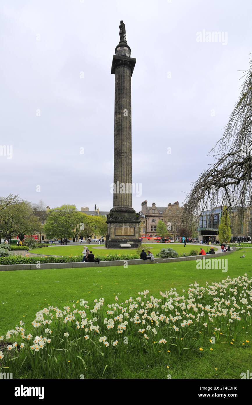 Frühlingsblick über die Gärten am St Andrew Square, Edinburgh, Schottland, Großbritannien Stockfoto