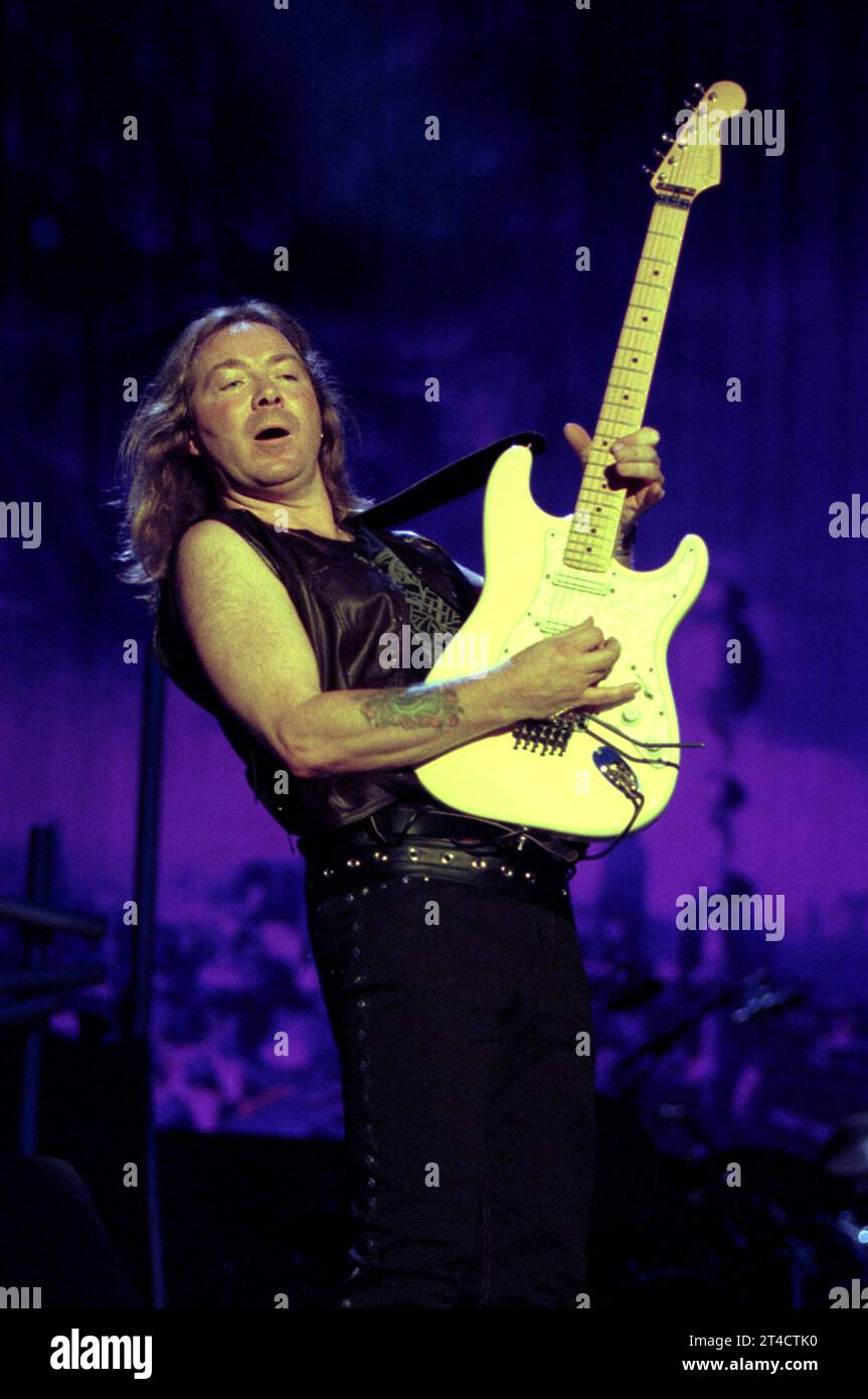 Italien Monza 10.06.2000: Dave Murray Gitarrist von The Iron Maiden während des Konzerts bei The Gods of Metal Stockfoto