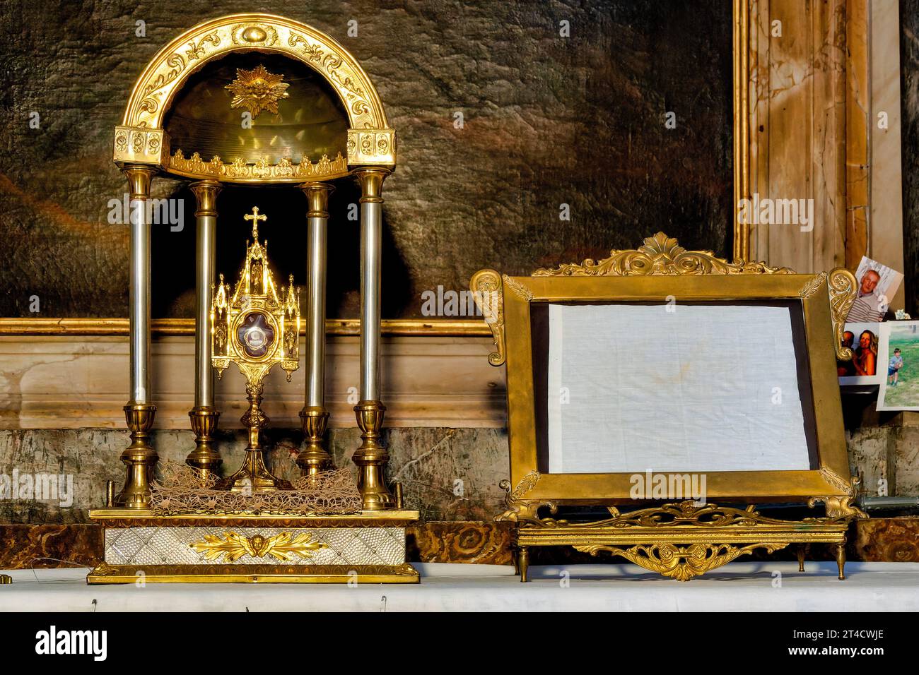 Relikt des Heiligen Leopold Mandić in der Kirche Santa Maria della Consolazione, Rom, Italien Stockfoto