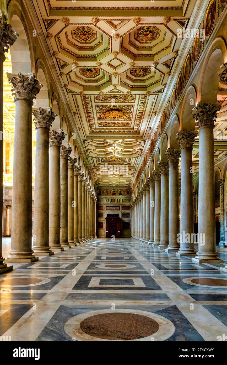 Das Innere der Basilika Saint Paul vor den Mauern, Rom, Italien Stockfoto