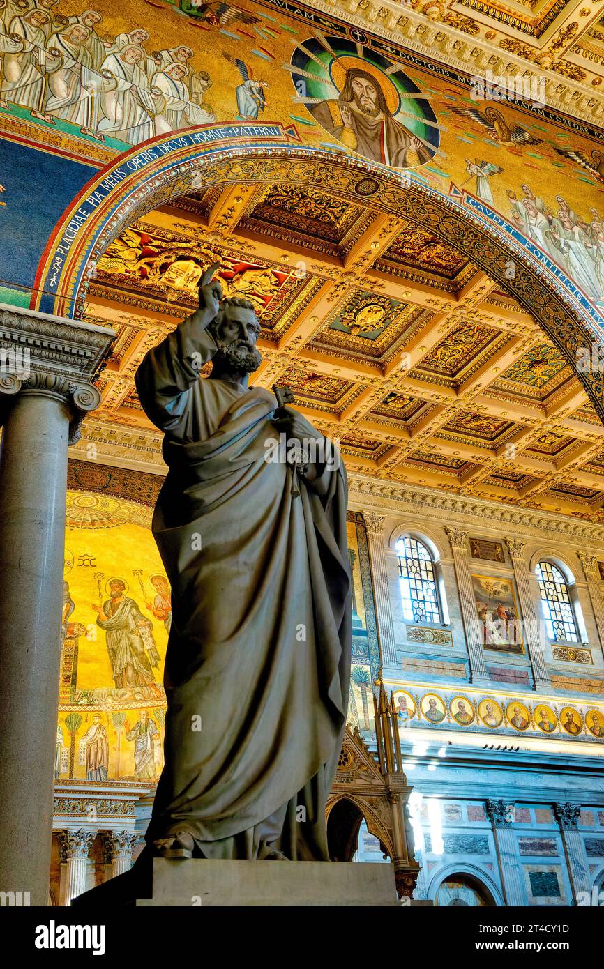 Das Innere der Basilika Saint Paul vor den Mauern, Rom, Italien Stockfoto