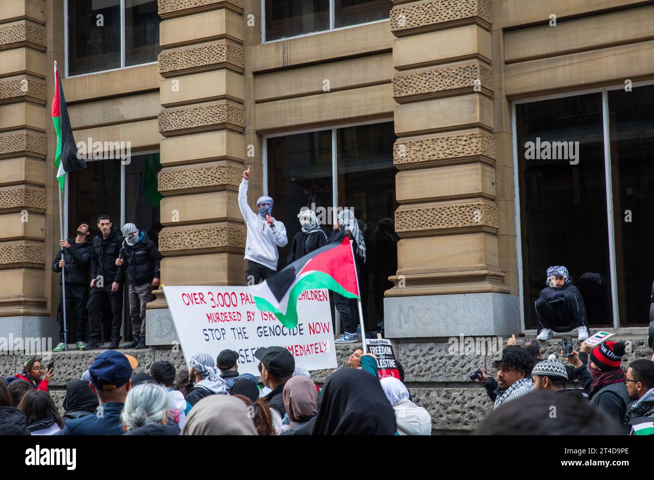 Ein marsch zur Unterstützung Palästinas in Manchester während des Konflikts zwischen Israel und Hamas im Gazastreifen 2023. Stockfoto