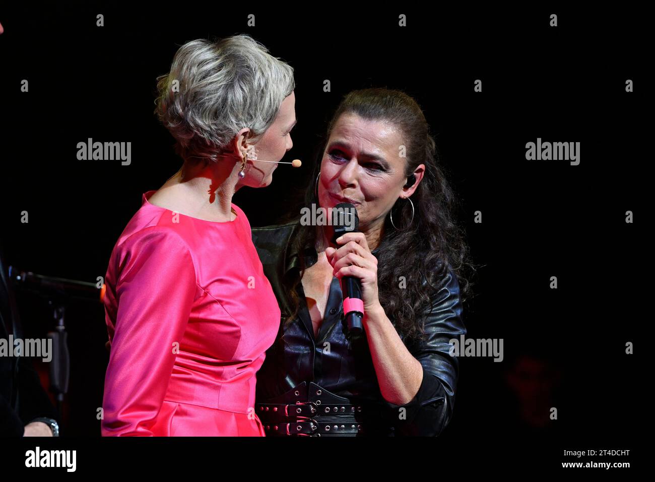 Karen Heinrichs und Julia Neigel bei der 15. Hope Gala 2023 im Schauspielhaus. Dresden, 28.10.2023 Stockfoto