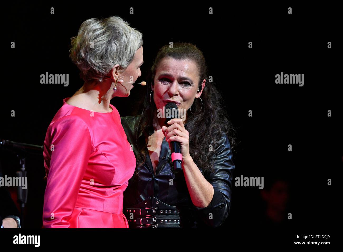 Karen Heinrichs und Julia Neigel bei der 15. Hope Gala 2023 im Schauspielhaus. Dresden, 28.10.2023 Stockfoto