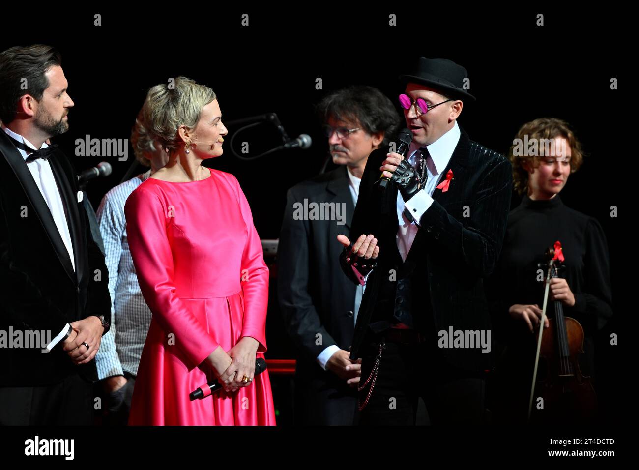 Karen Heinrichs und Philipp Richter bei der 15. Hope Gala 2023 im Schauspielhaus. Dresden, 28.10.2023 Stockfoto
