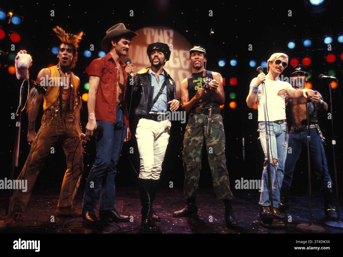 THE VILLAGE PEOPLE ;American Disco Group; Randy Jones, Glenn Hughes, Felipe Rose, Victor Willis, David Hodo, Alex Briley ; Performing Live ; 1979 ; Credit: Lynn McAfee / Performing Arts Images www.performingartsimages.com Stockfoto